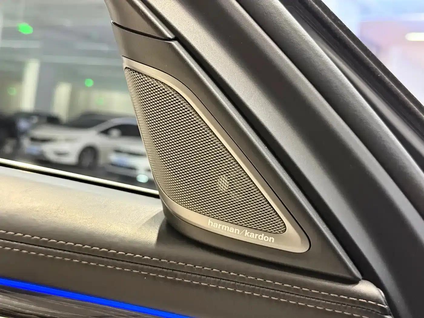 2018 BMW 7 Series 730Li Luxury M Sport Package — миниатюра 12