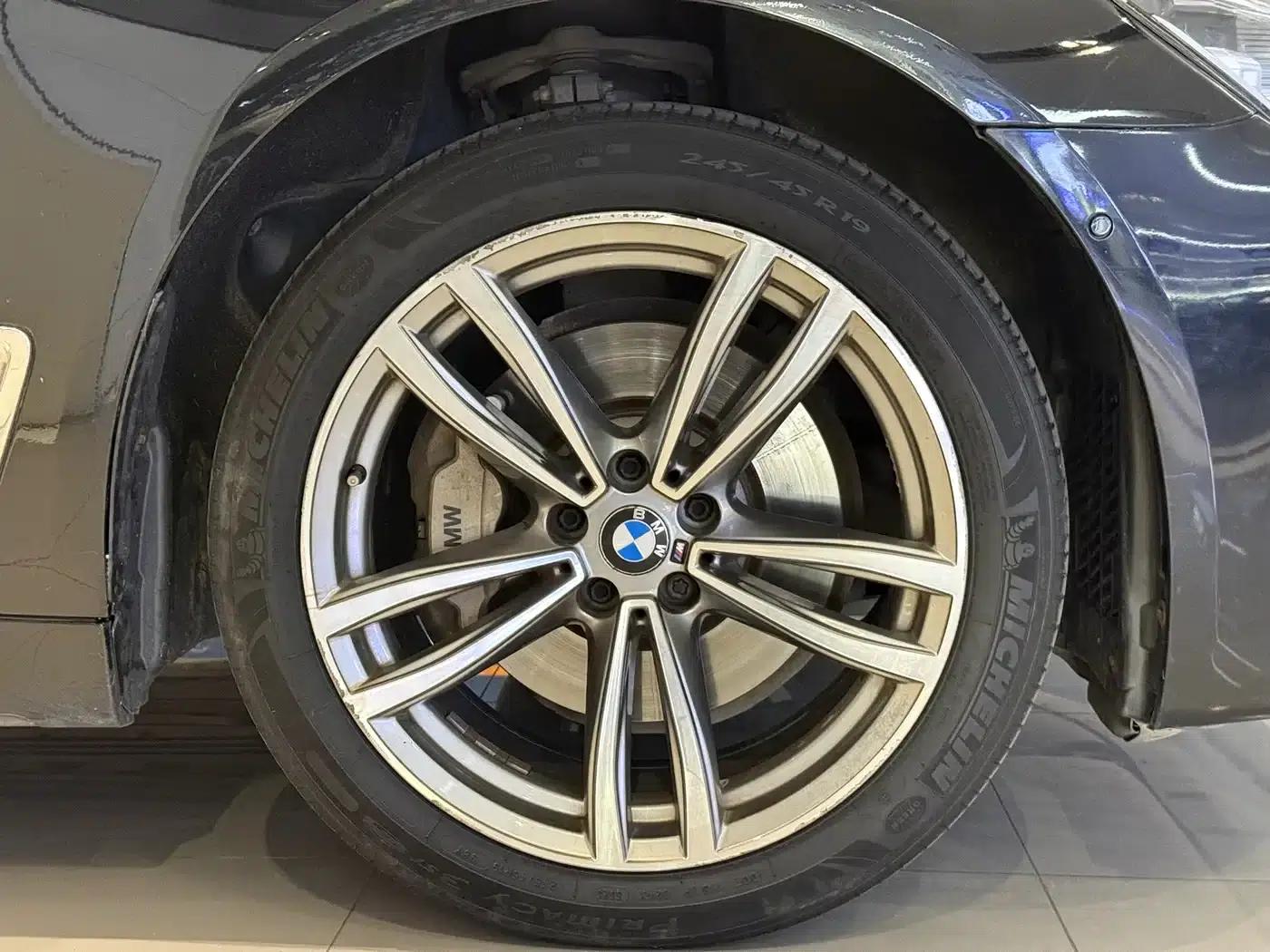 2018 BMW 7 Series 730Li Luxury M Sport Package — миниатюра 17