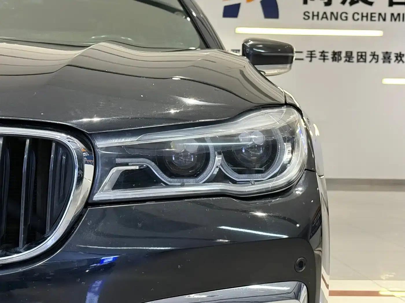 2018 BMW 7 Series 730Li Luxury M Sport Package — миниатюра 4