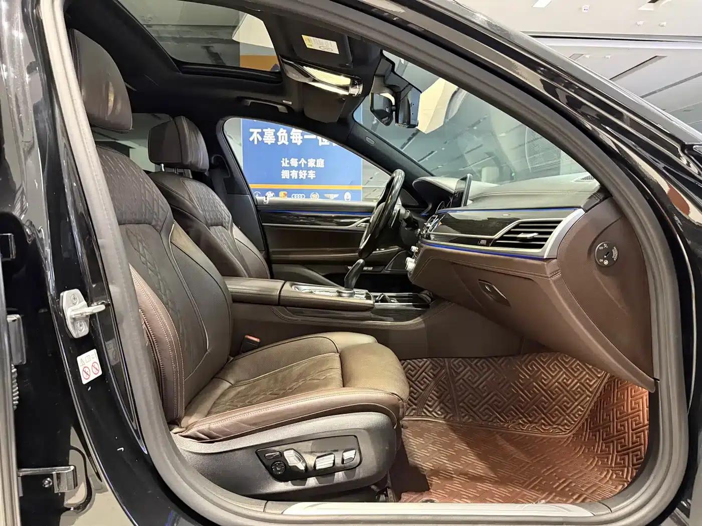 2018 BMW 7 Series 730Li Luxury M Sport Package — миниатюра 7