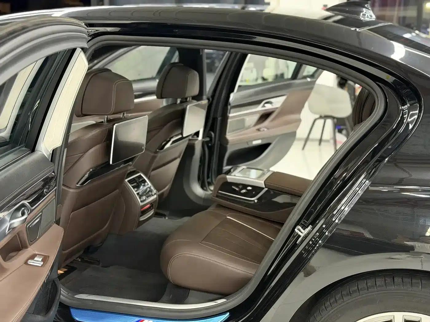 2018 BMW 7 Series 730Li Luxury M Sport Package — миниатюра 10