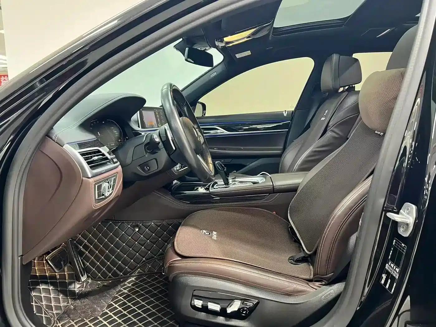 2019 BMW 7 Series 740Li Luxury M Sport Package — миниатюра 3