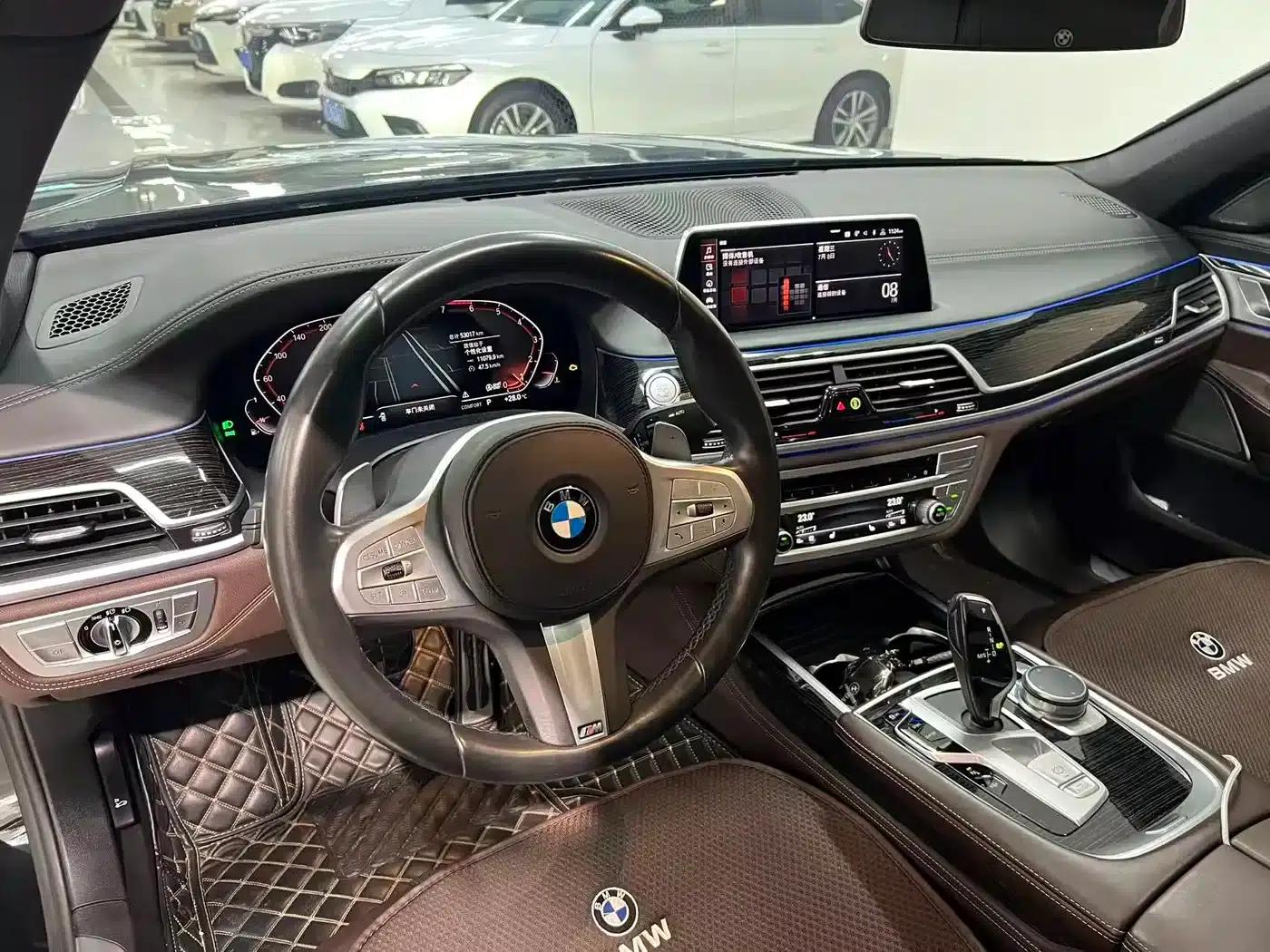 2019 BMW 7 Series 740Li Luxury M Sport Package — миниатюра 4