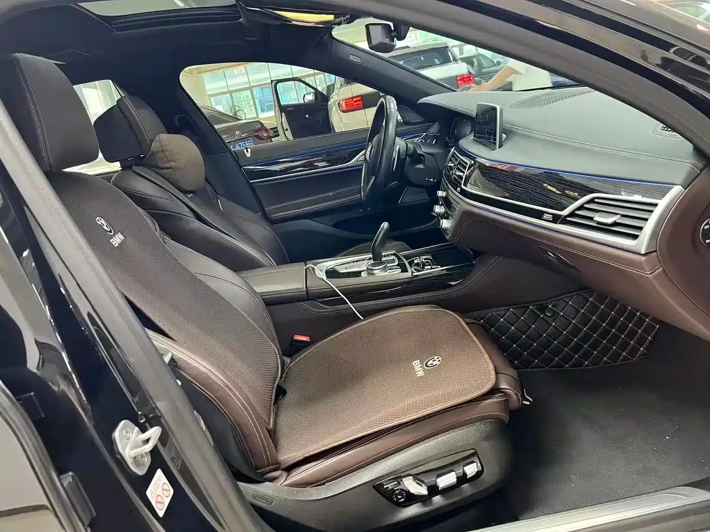 2019 BMW 7 Series 740Li Luxury M Sport Package — миниатюра 7