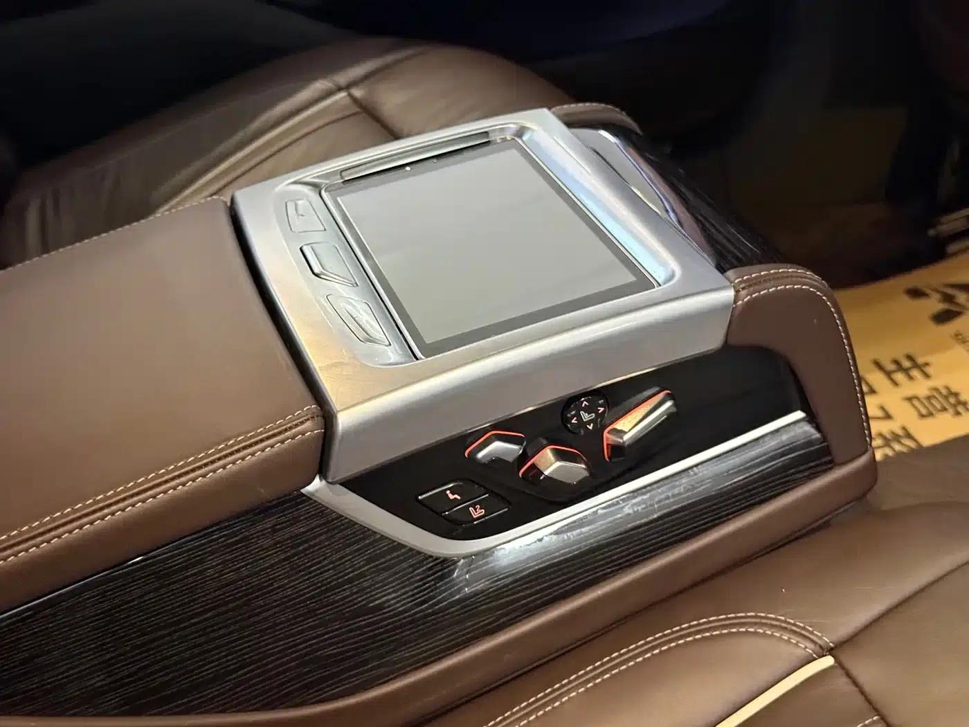 2019 BMW 7 Series 730Li M Sport Package — миниатюра 11