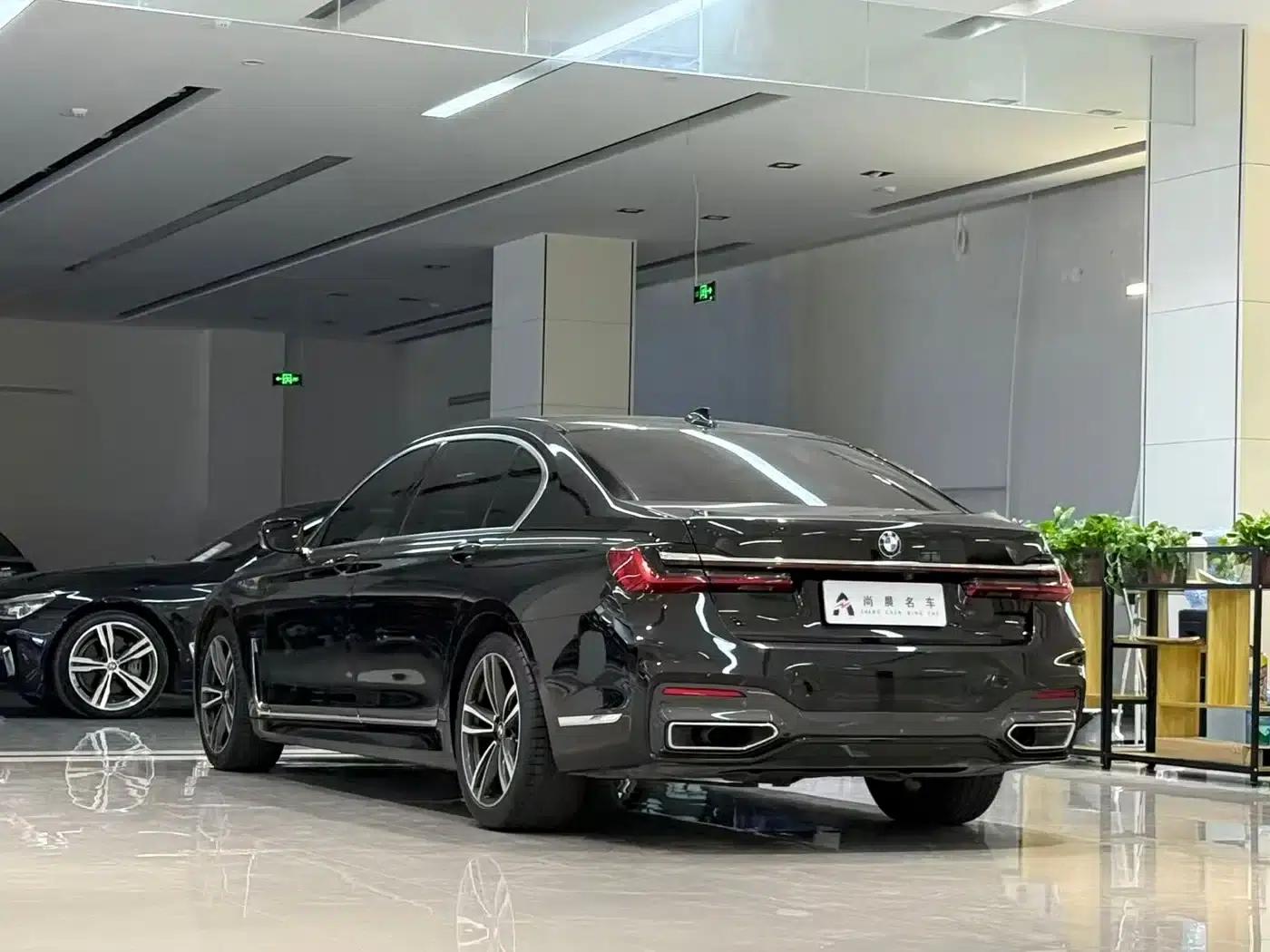 2019 BMW 7 Series 730Li M Sport Package — миниатюра 14
