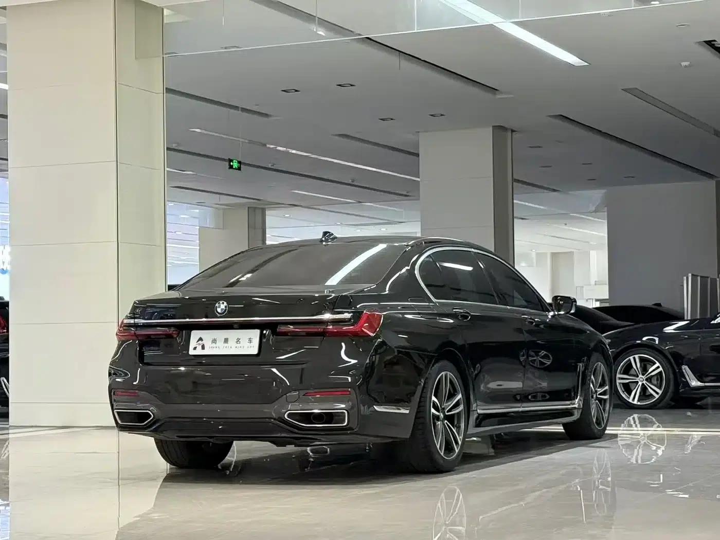 2019 BMW 7 Series 730Li M Sport Package — миниатюра 16