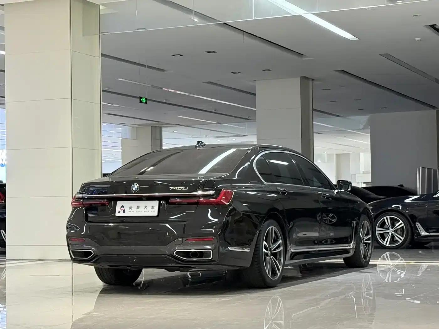 2021 BMW 7 Series 730Li M Sport Package — миниатюра 15