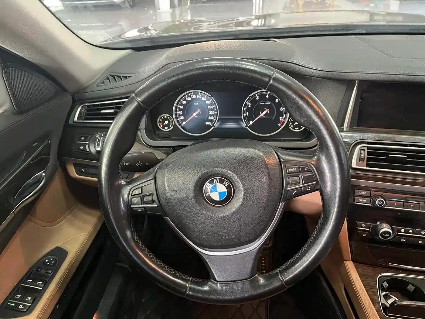 BMW 7 Series 2014 730Li Luxury Edition — миниатюра 13