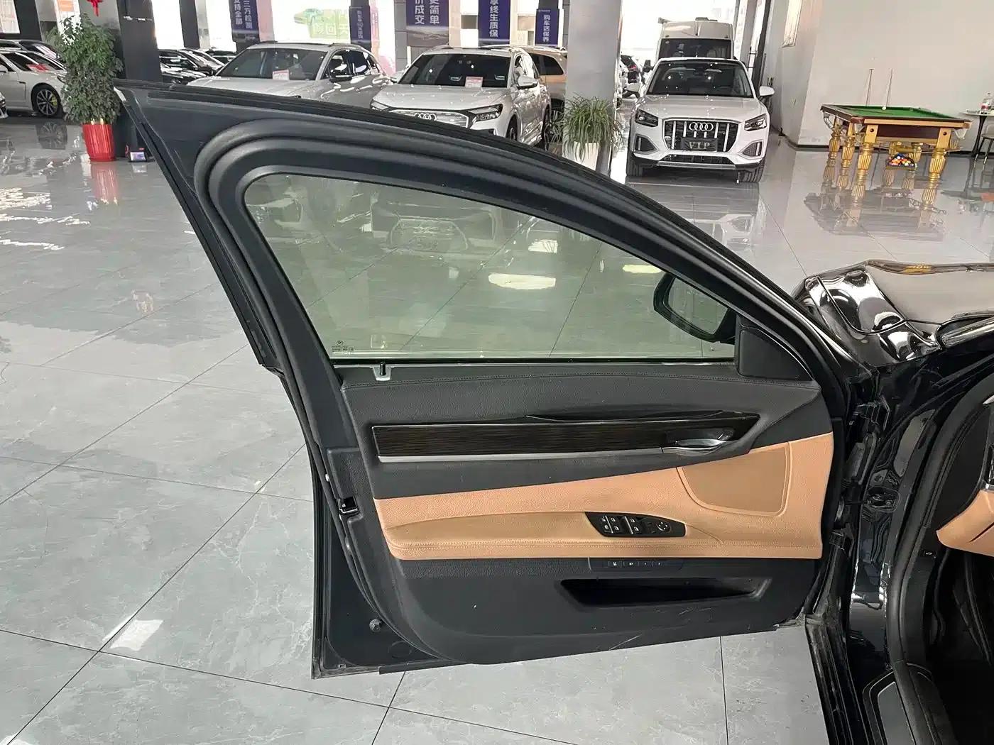 BMW 7 Series 2014 730Li Luxury Edition — миниатюра 15