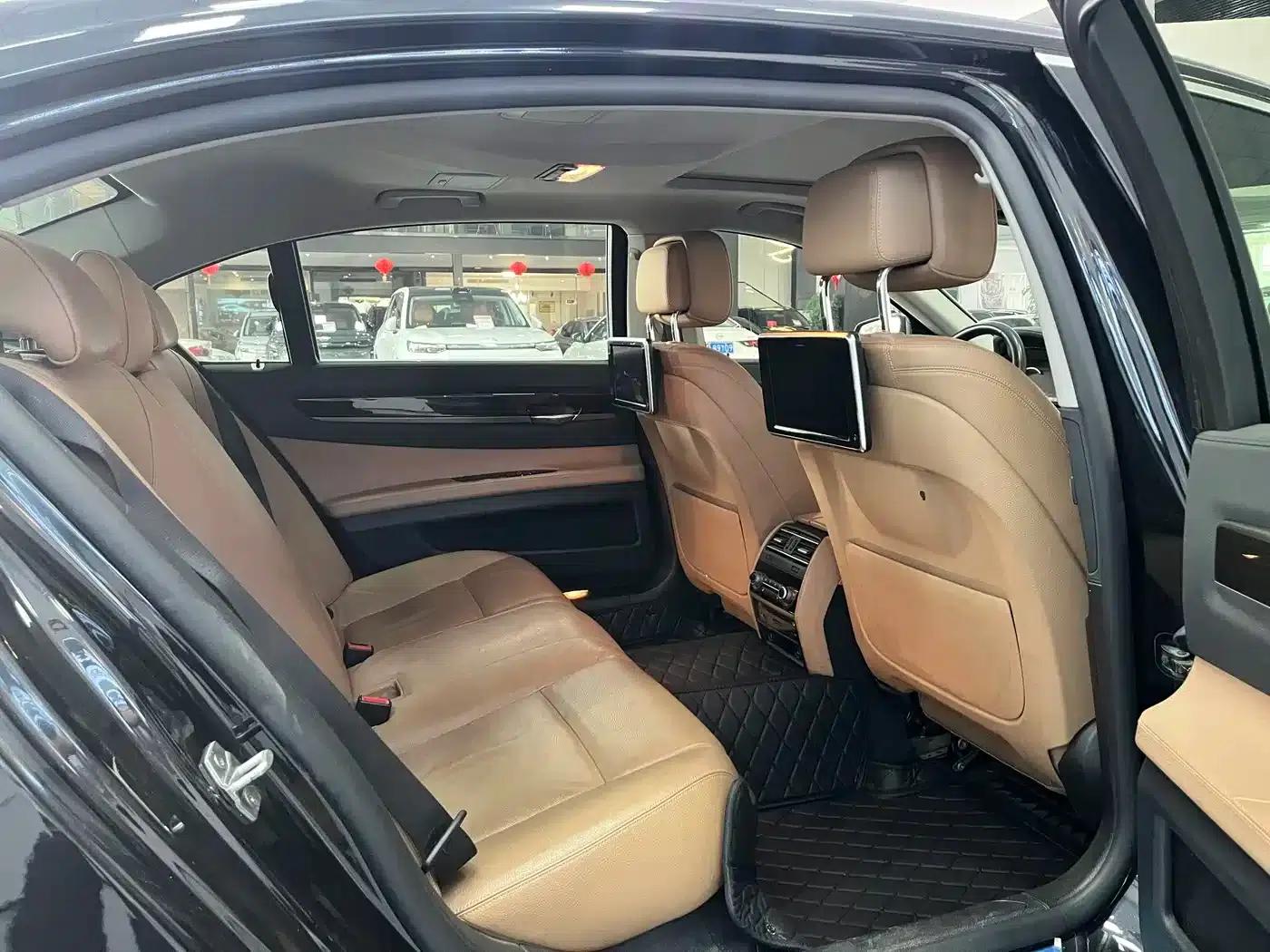 BMW 7 Series 2014 730Li Luxury Edition — миниатюра 5