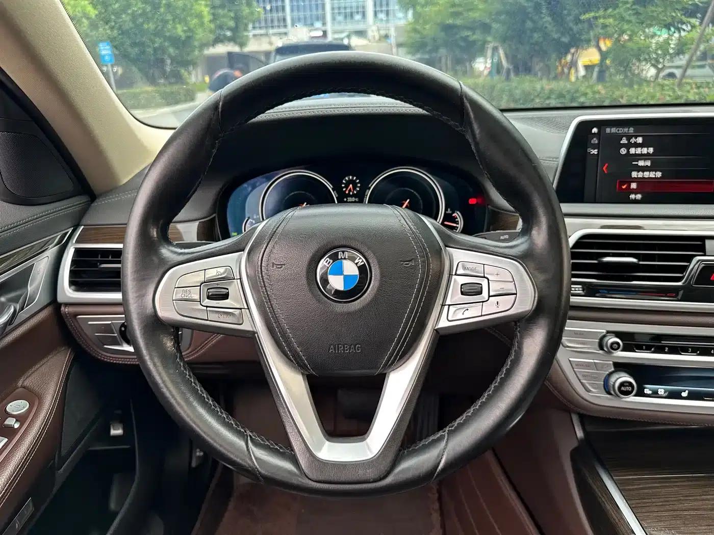 2017 BMW 7 Series 730Li Leading Edition — миниатюра 12