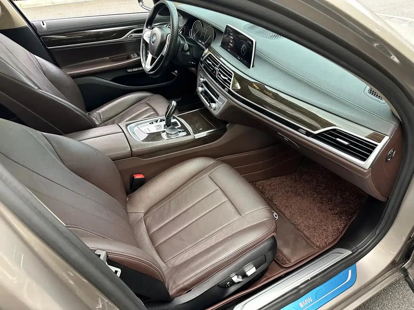 2017 BMW 7 Series 730Li Leading Edition — миниатюра 17