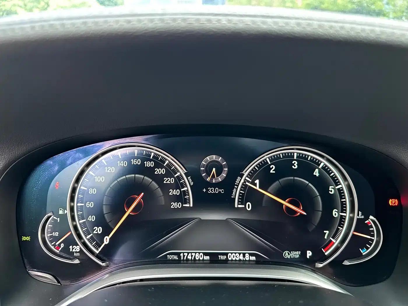 2017 BMW 7 Series 730Li Leading Edition — миниатюра 19