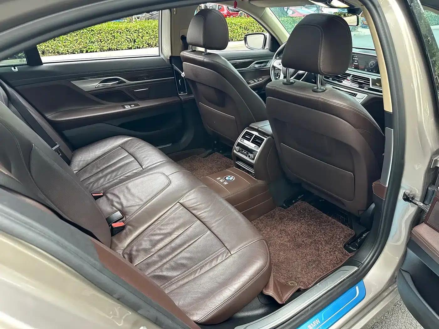 2017 BMW 7 Series 730Li Leading Edition — миниатюра 29