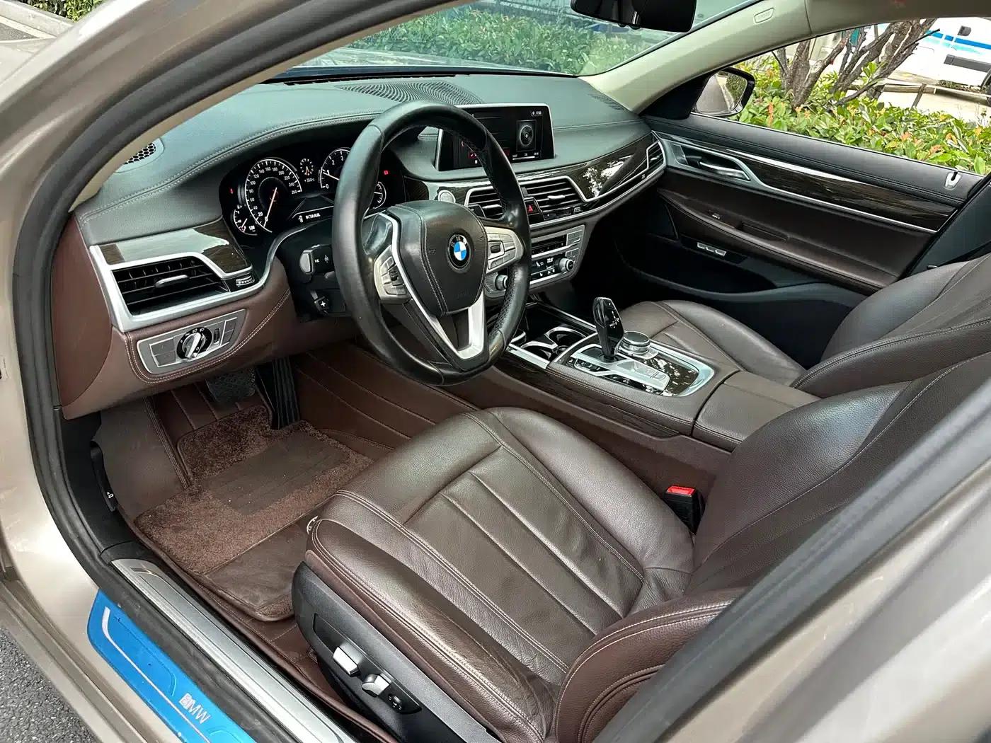 2017 BMW 7 Series 730Li Leading Edition — миниатюра 9