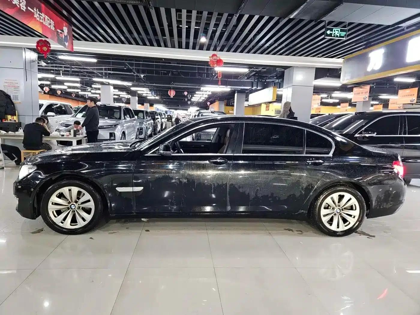 BMW 7 Series 2013 730Li Leading Edition — миниатюра 3