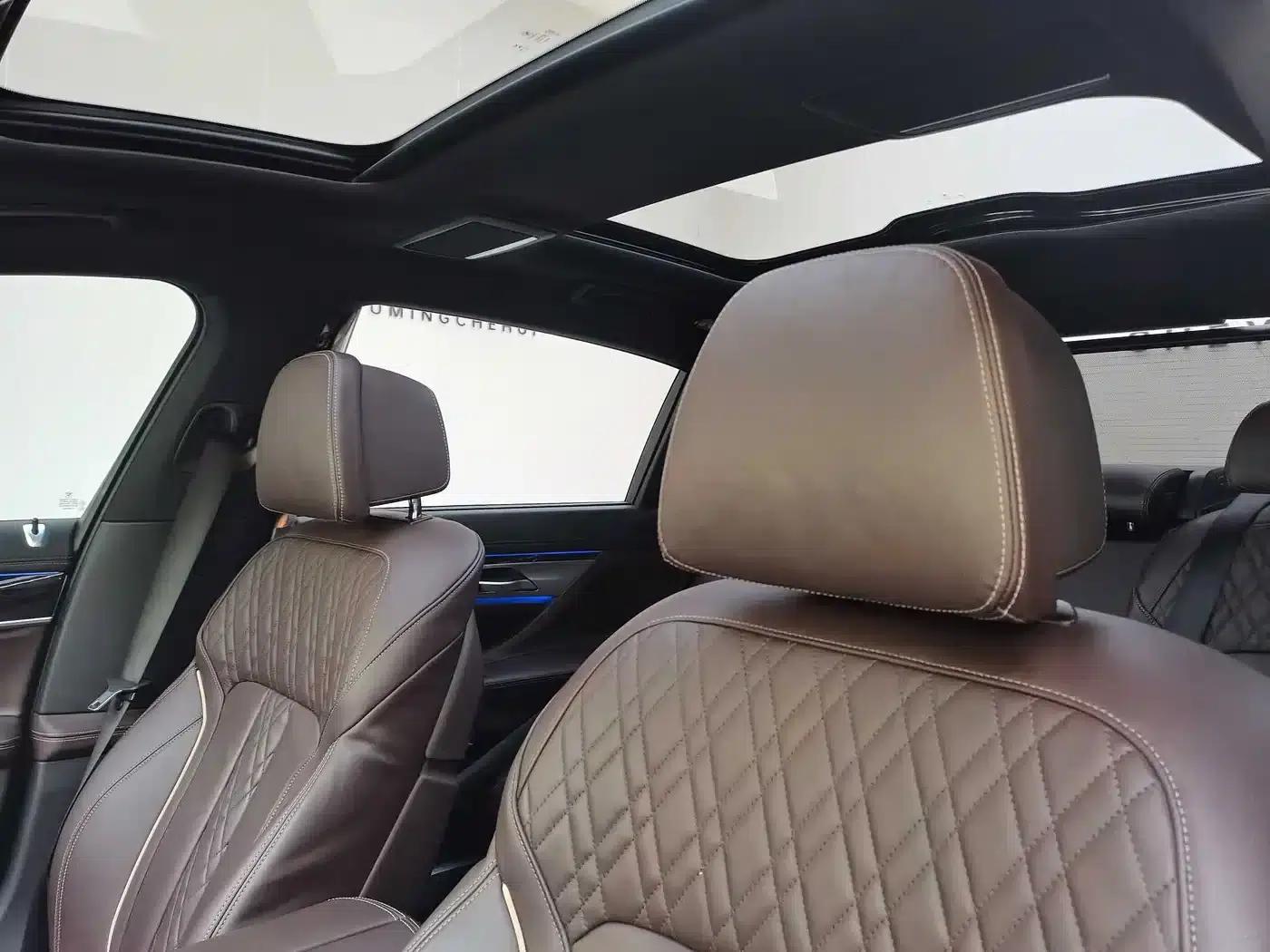 2021 BMW 7 Series 730Li M Sport Package — миниатюра 13