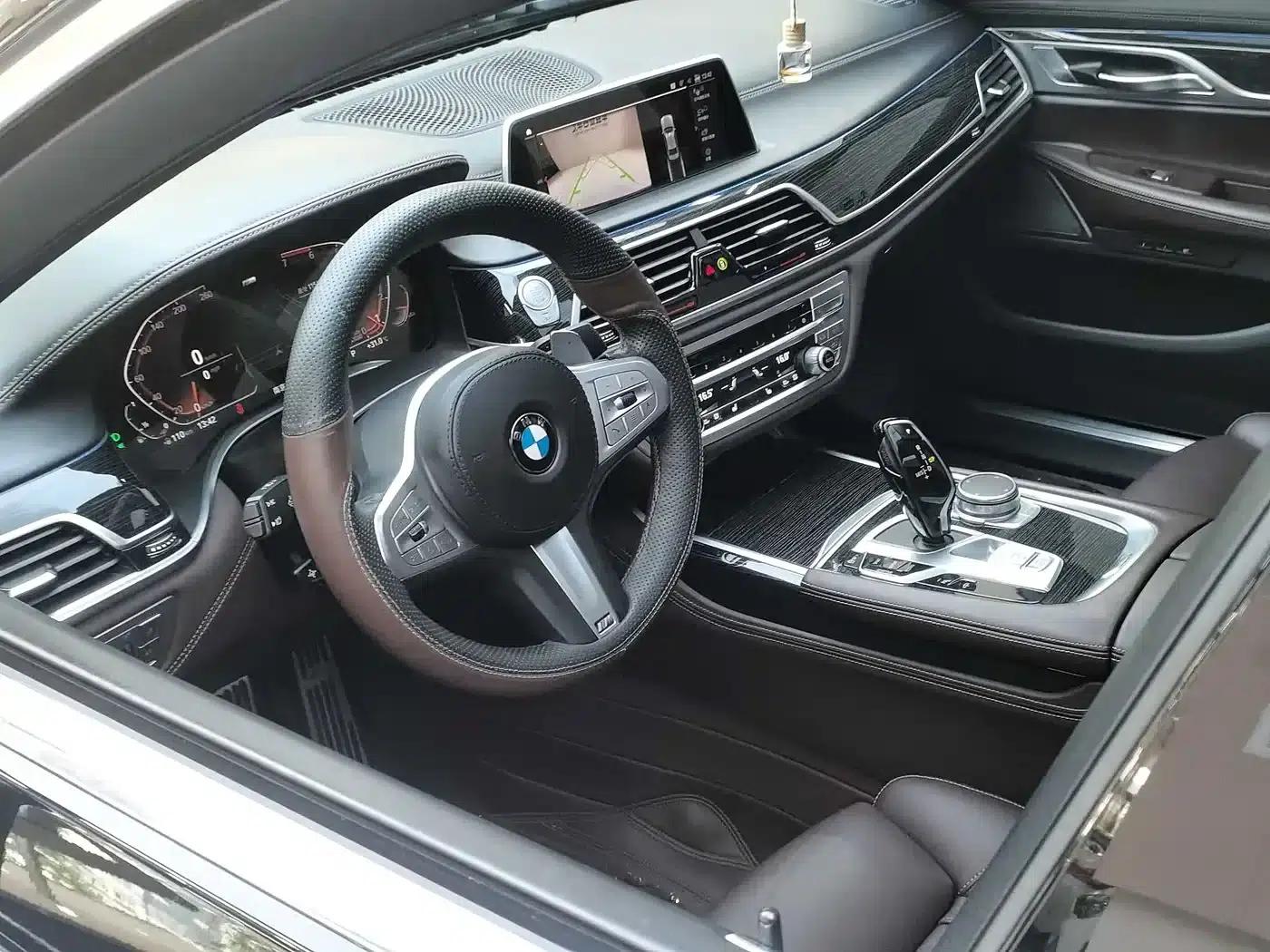 2021 BMW 7 Series 730Li M Sport Package — миниатюра 14
