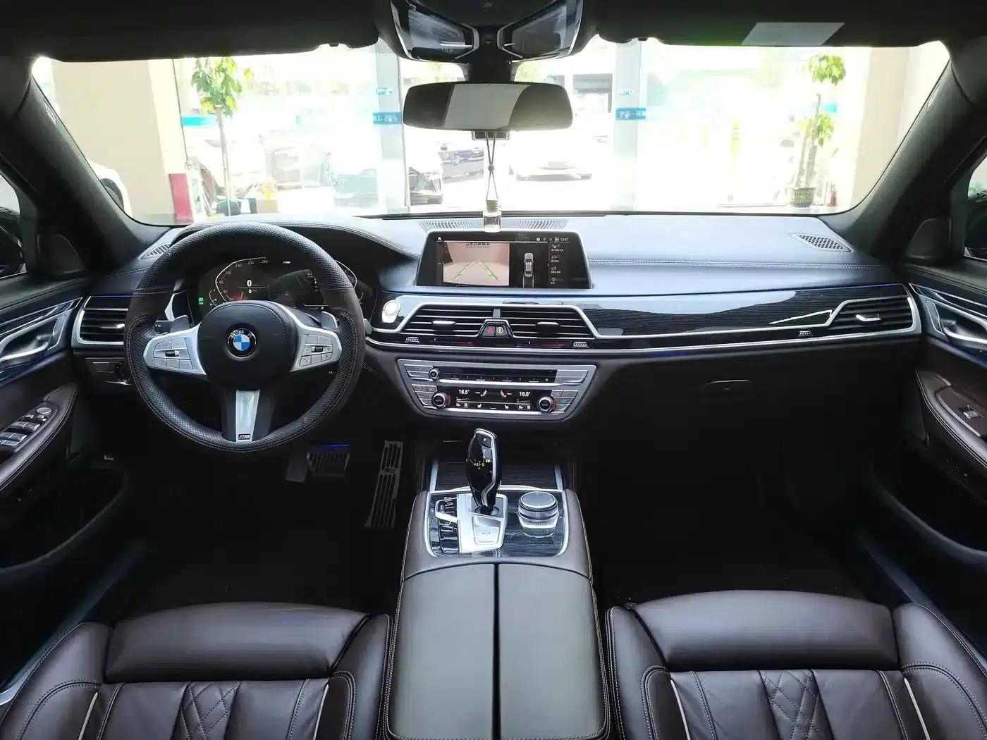 2021 BMW 7 Series 730Li M Sport Package — миниатюра 16