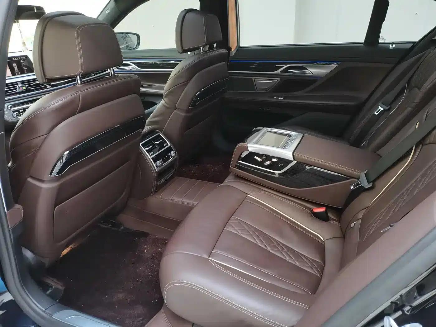 2021 BMW 7 Series 730Li M Sport Package — миниатюра 18