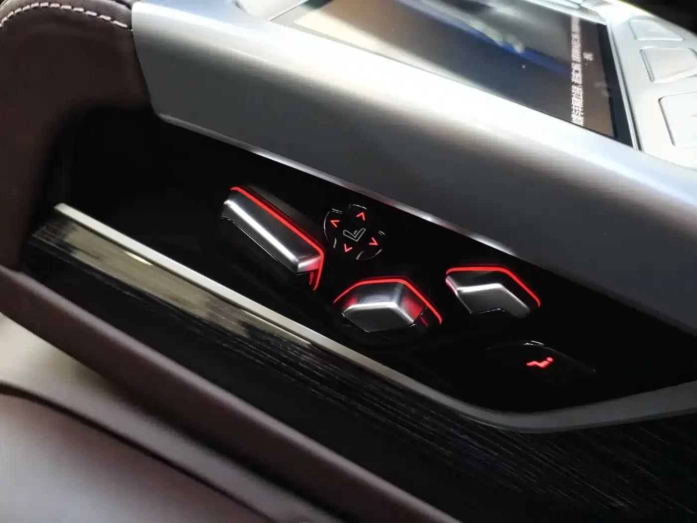 2021 BMW 7 Series 730Li M Sport Package — миниатюра 23