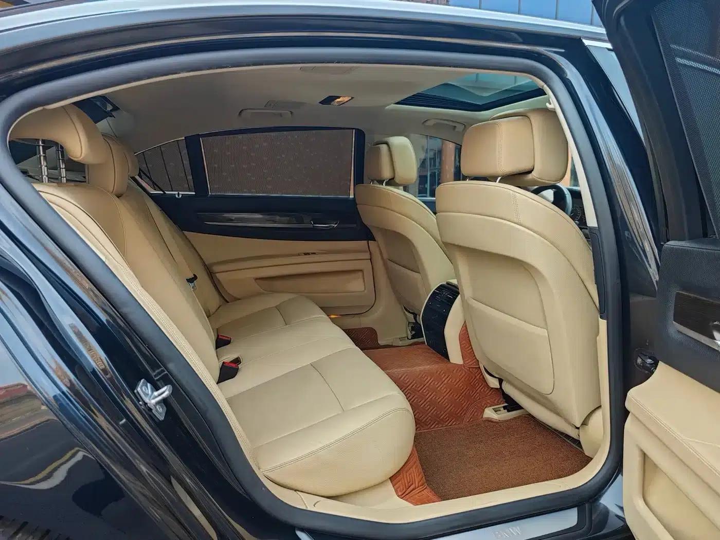 2011 BMW 7 Series 730Li Elegant Edition — миниатюра 12