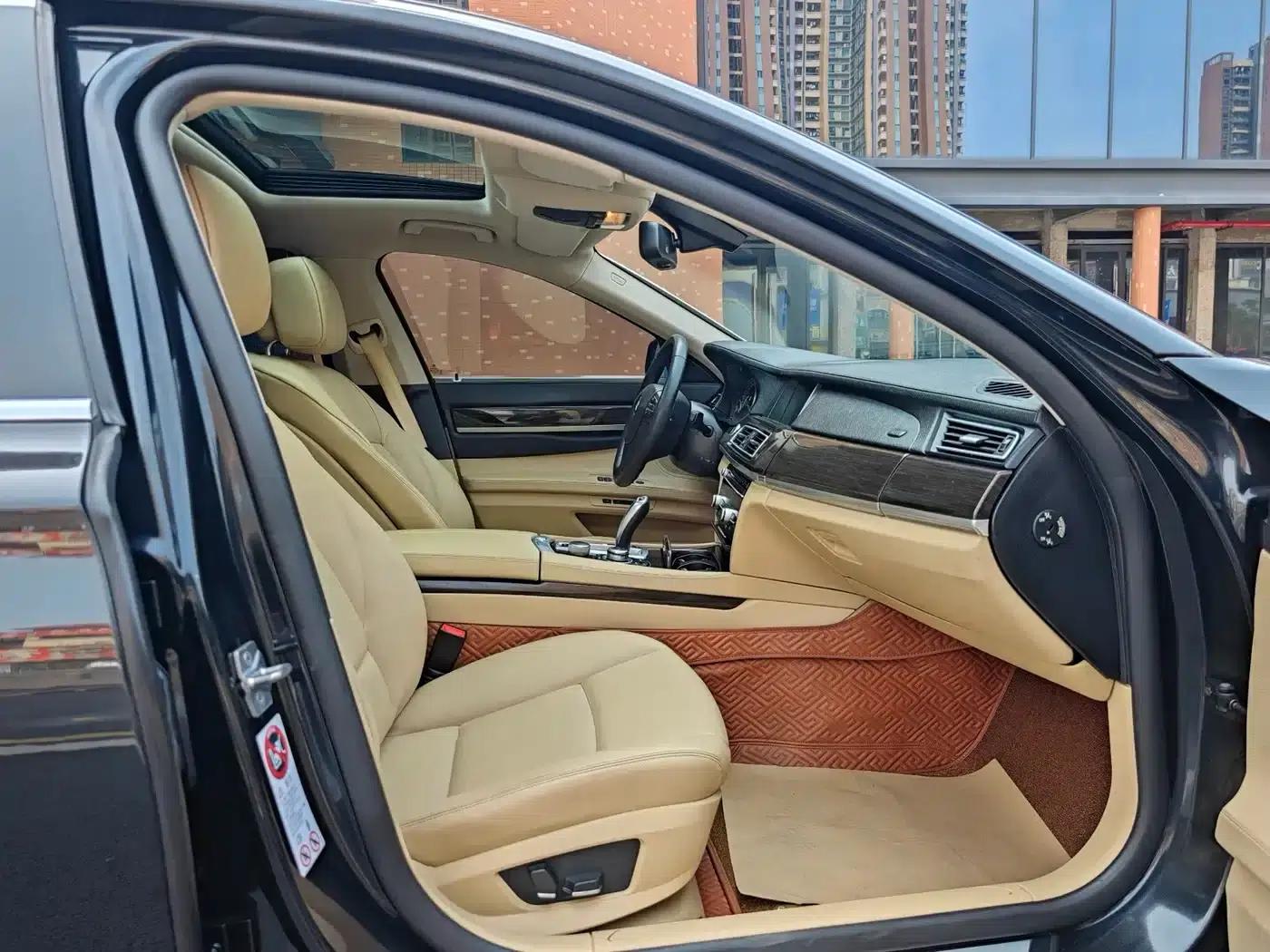 2011 BMW 7 Series 730Li Elegant Edition — миниатюра 10