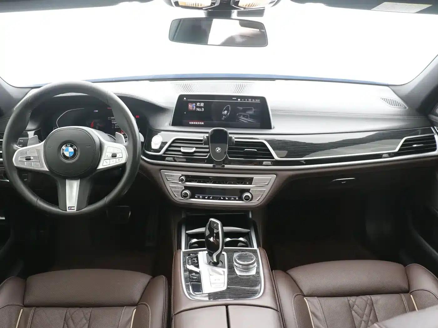 2019 BMW 7 Series 730Li M Sport Package — миниатюра 12