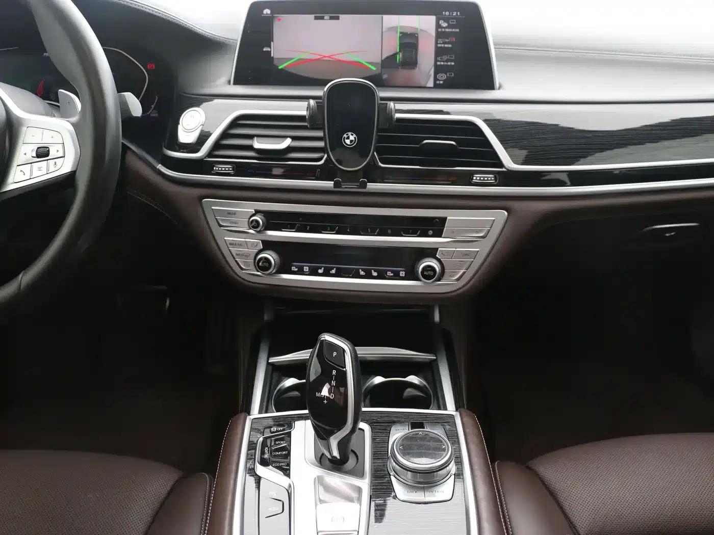 2019 BMW 7 Series 730Li M Sport Package — миниатюра 14