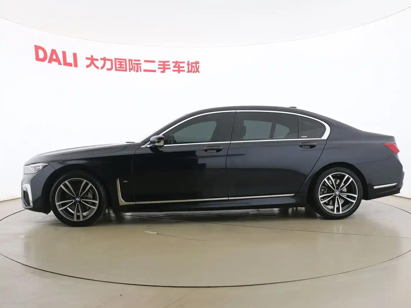2019 BMW 7 Series 730Li M Sport Package — миниатюра 8