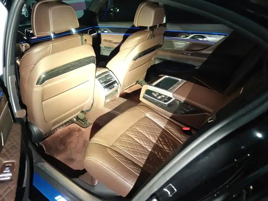 2021 BMW 7 Series 740Li Leading Edition M Sport Package — миниатюра 11
