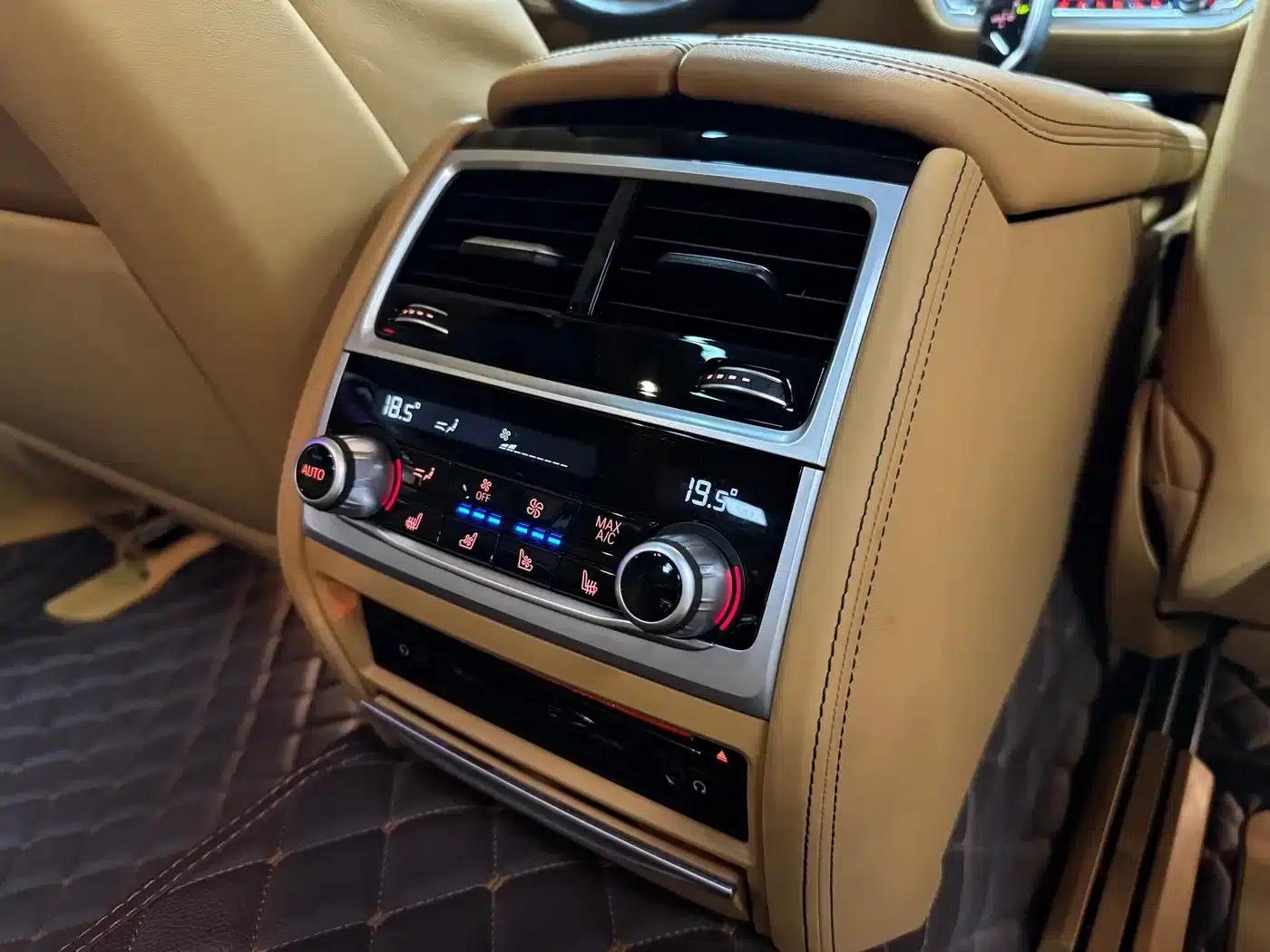 2018 BMW 7 Series 740Li xDrive Luxury M Sport Package — миниатюра 38