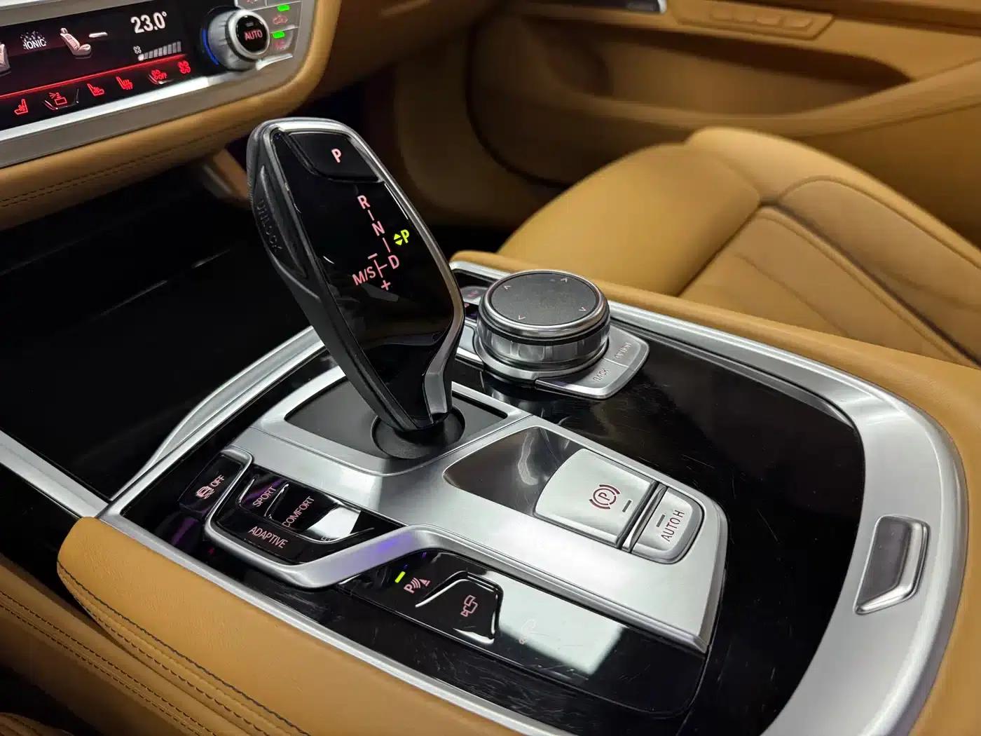 2018 BMW 7 Series 740Li xDrive Luxury M Sport Package — миниатюра 48
