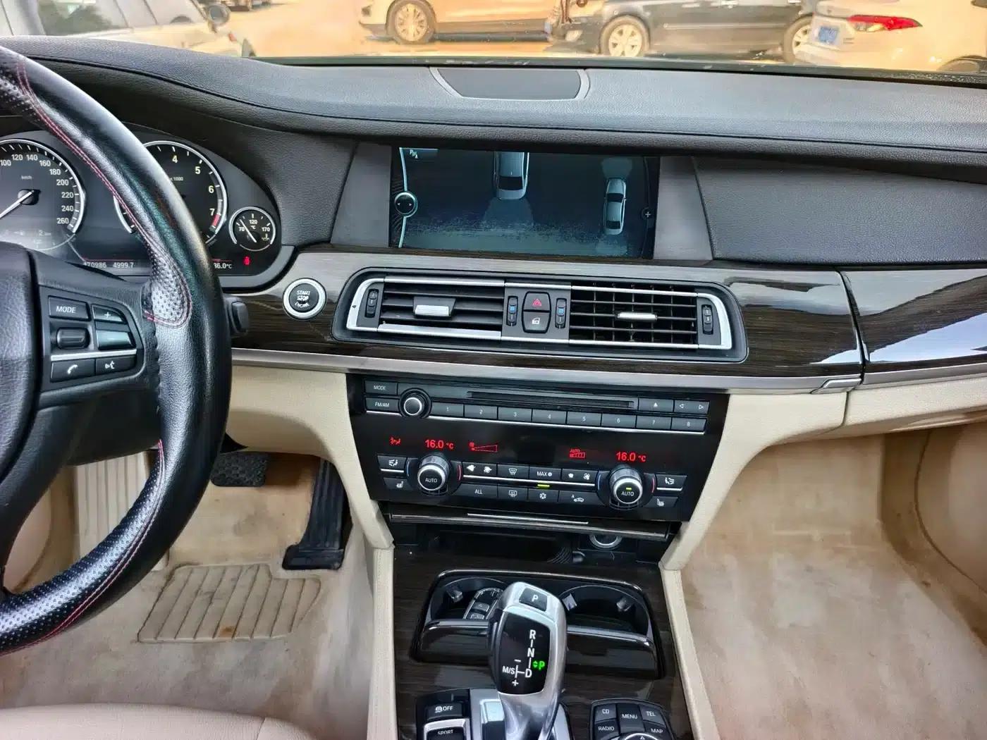 BMW 7 Series 2009 730Li Leading Edition — миниатюра 11