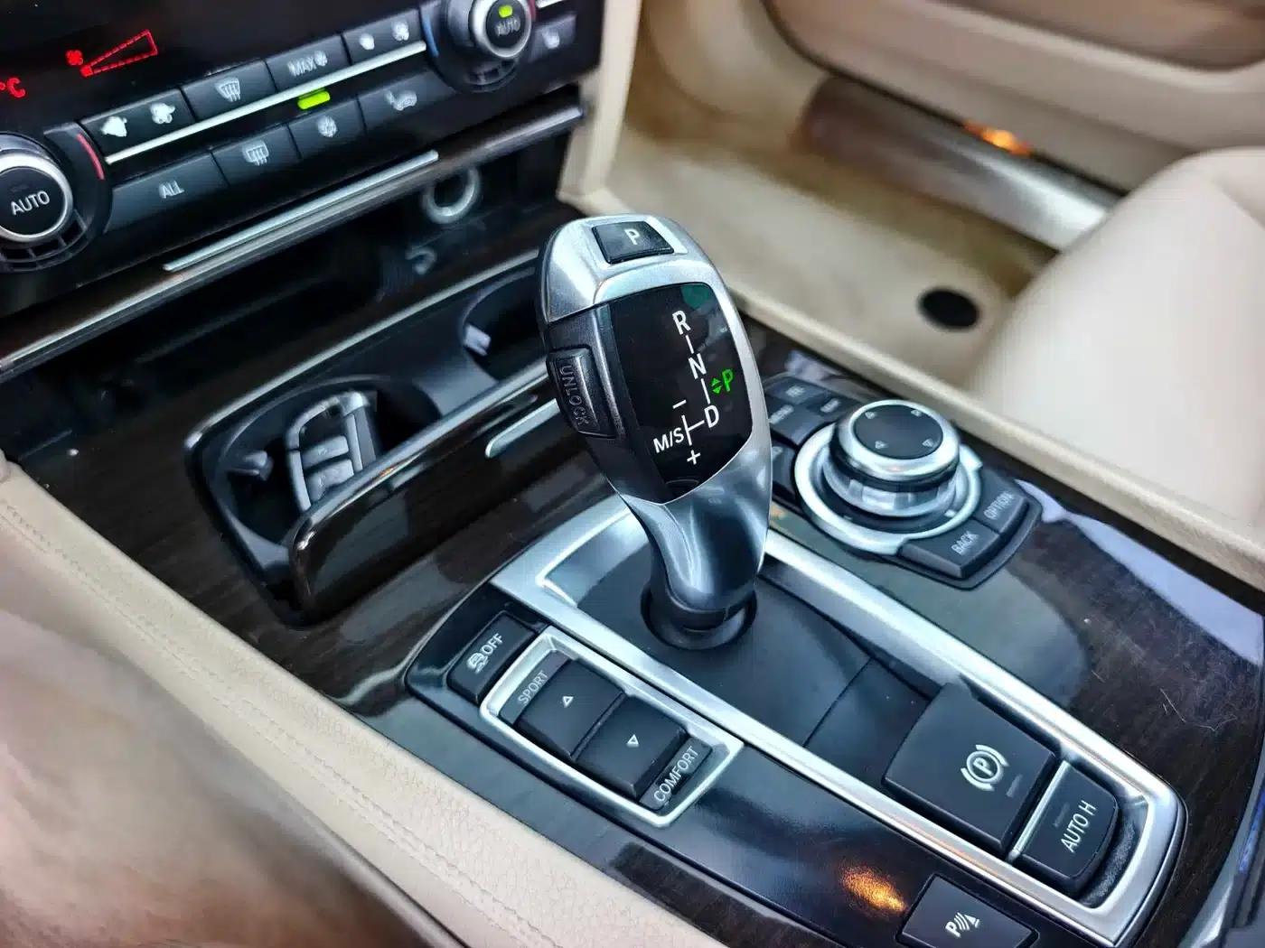 BMW 7 Series 2009 730Li Leading Edition — миниатюра 3