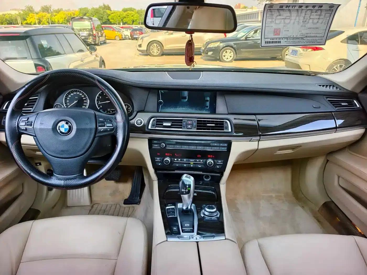 BMW 7 Series 2009 730Li Leading Edition — миниатюра 10