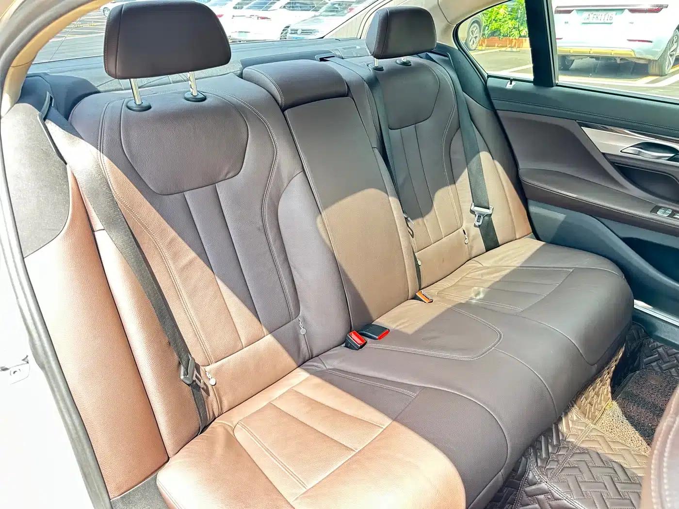 2017 BMW 7 Series 730Li Leading Edition — миниатюра 13