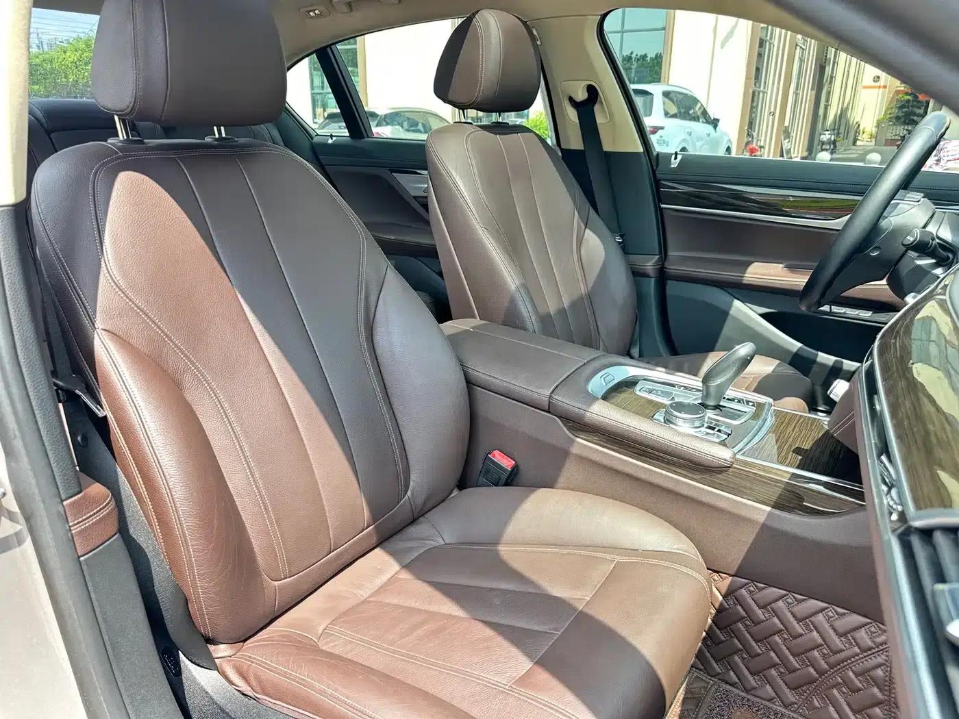 2017 BMW 7 Series 730Li Leading Edition — миниатюра 15