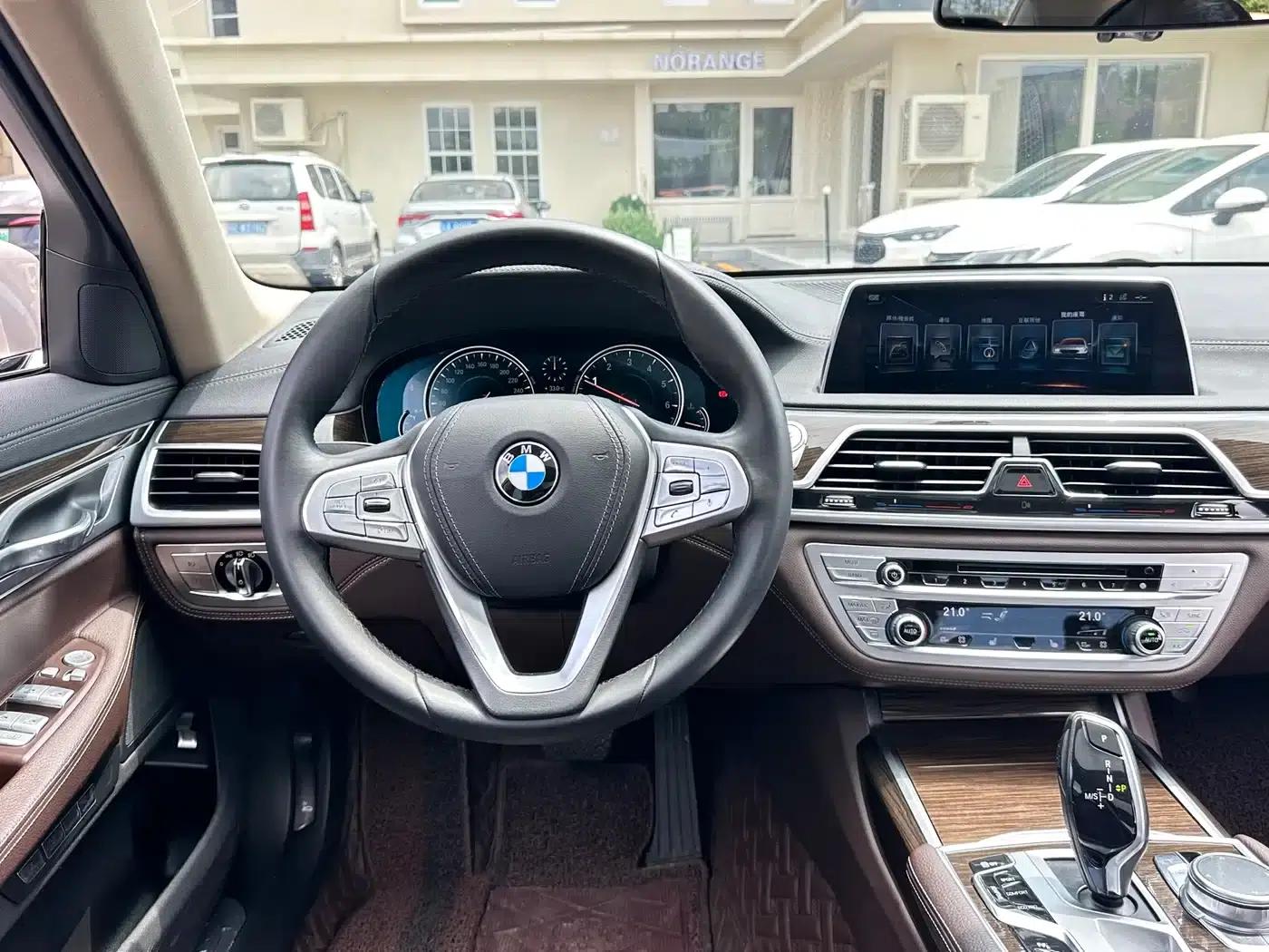 2017 BMW 7 Series 730Li Leading Edition — миниатюра 17
