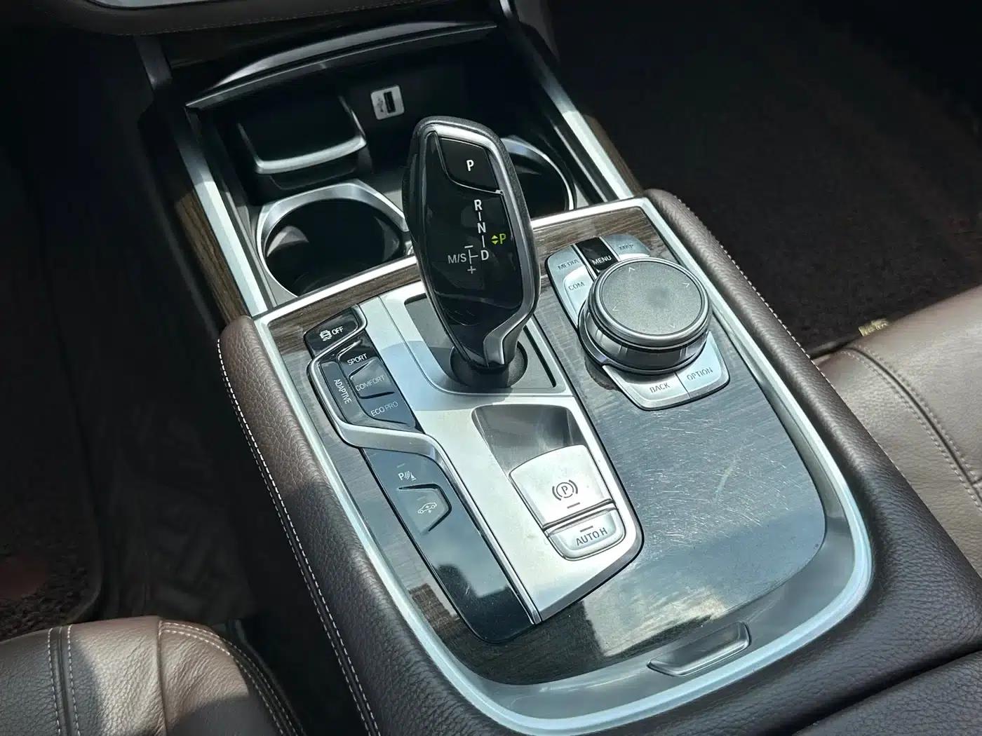 2017 BMW 7 Series 730Li Leading Edition — миниатюра 20