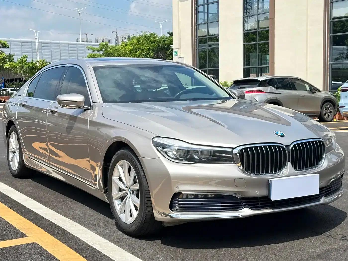 2017 BMW 7 Series 730Li Leading Edition — миниатюра 3