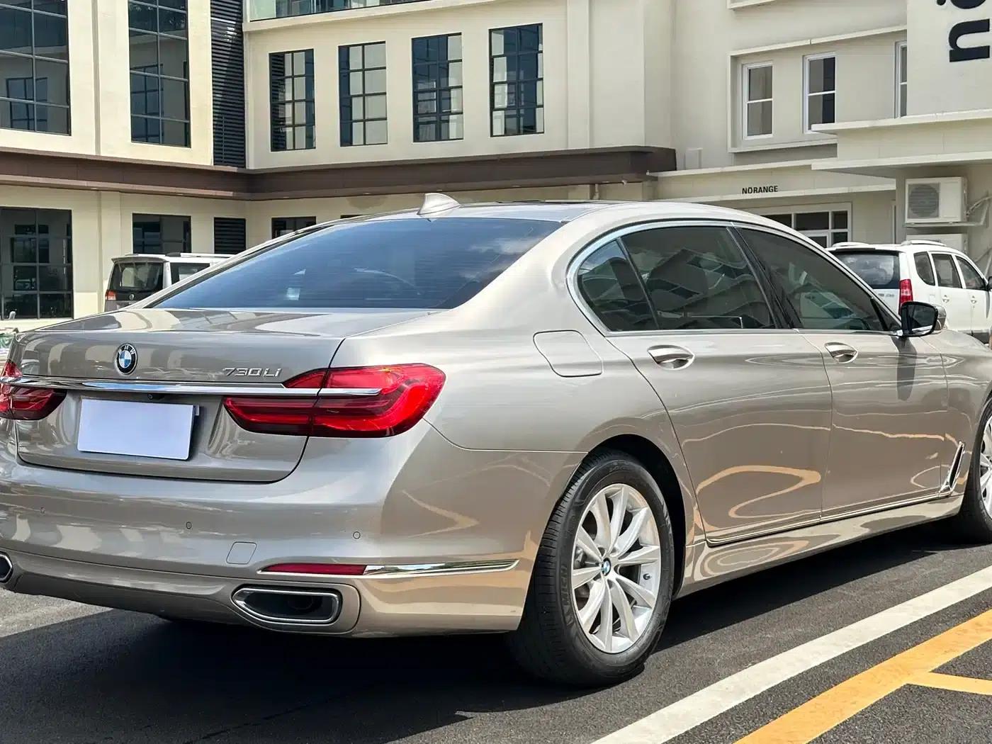 2017 BMW 7 Series 730Li Leading Edition — миниатюра 5