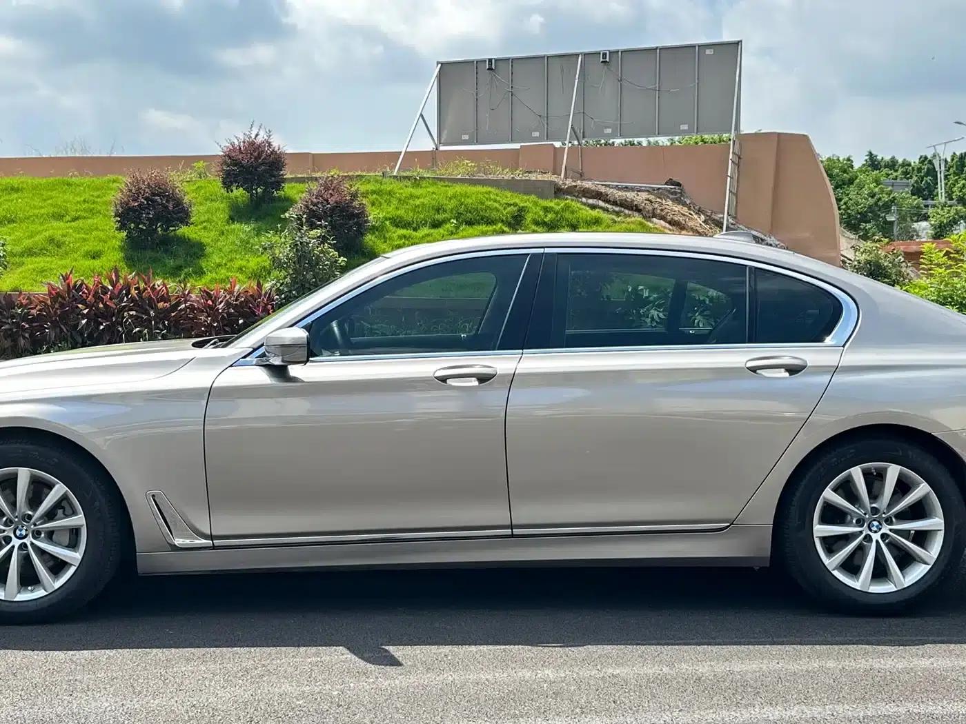 2017 BMW 7 Series 730Li Leading Edition — миниатюра 7