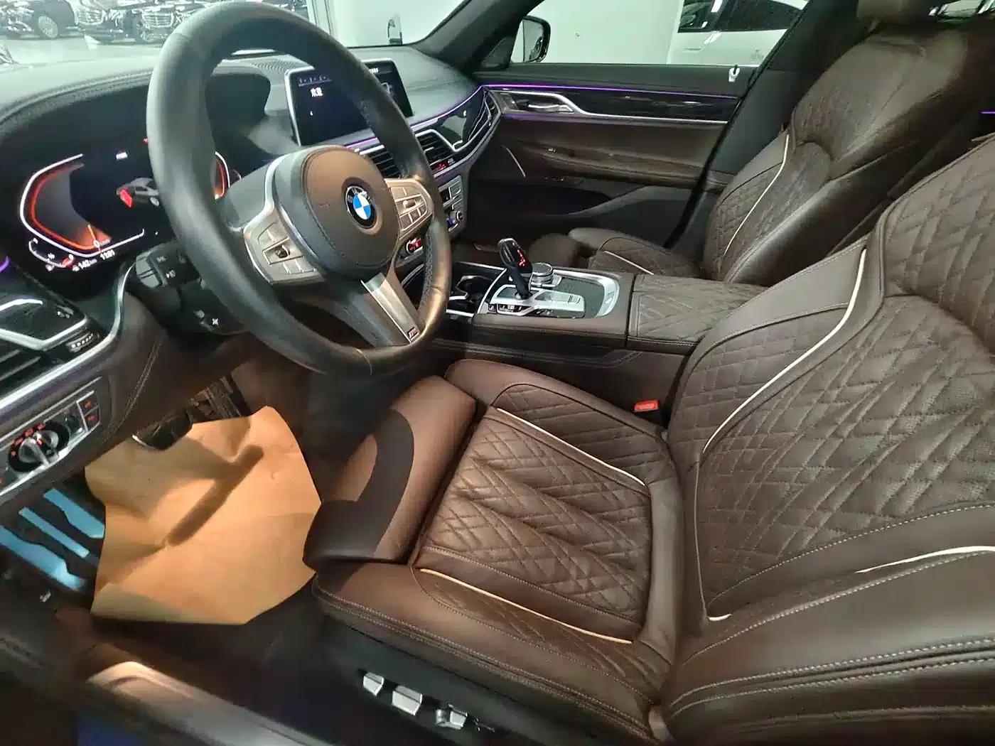 2022 BMW 7 Series 740Li Luxury M Sport Package — миниатюра 11