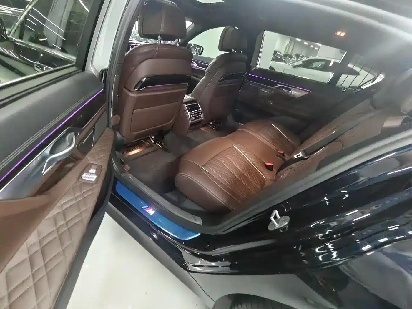 2022 BMW 7 Series 740Li Luxury M Sport Package — миниатюра 13