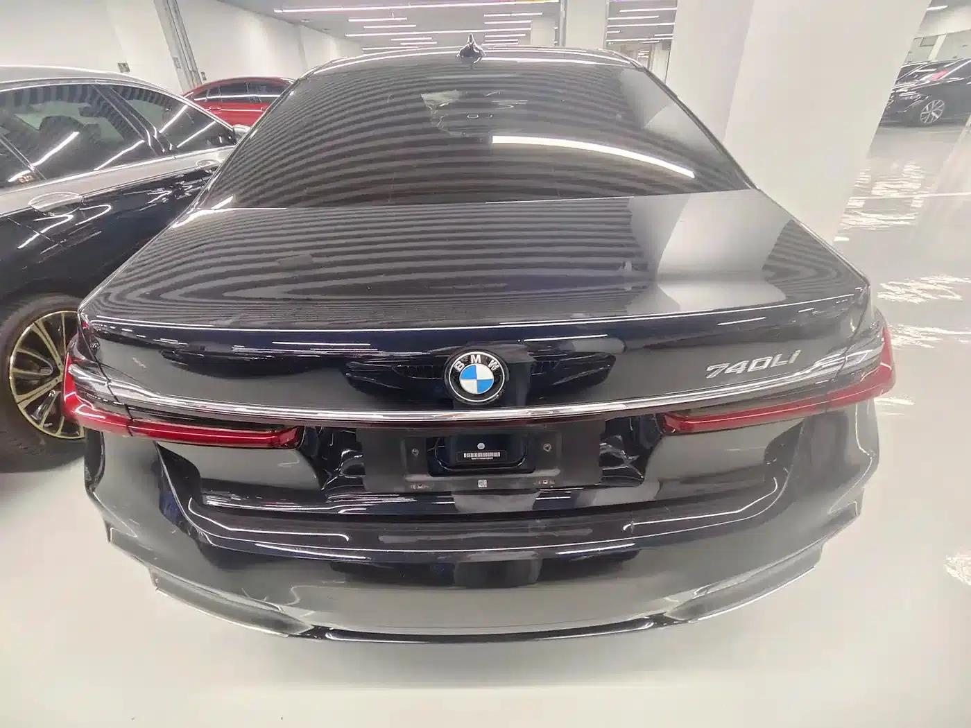 2022 BMW 7 Series 740Li Luxury M Sport Package — миниатюра 5
