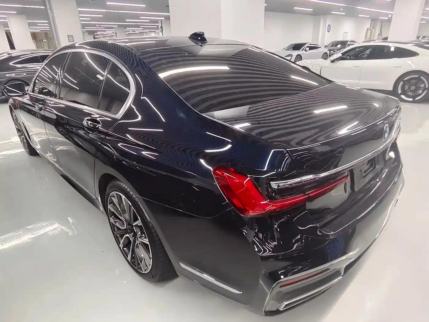 2022 BMW 7 Series 740Li Luxury M Sport Package — миниатюра 6