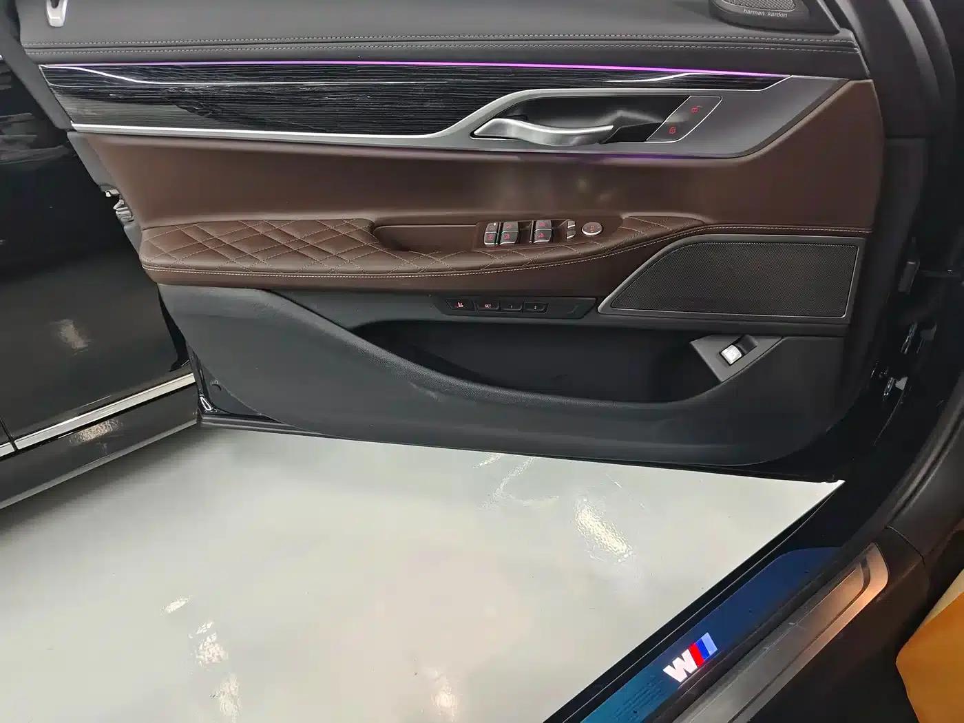2022 BMW 7 Series 740Li Luxury M Sport Package — миниатюра 10