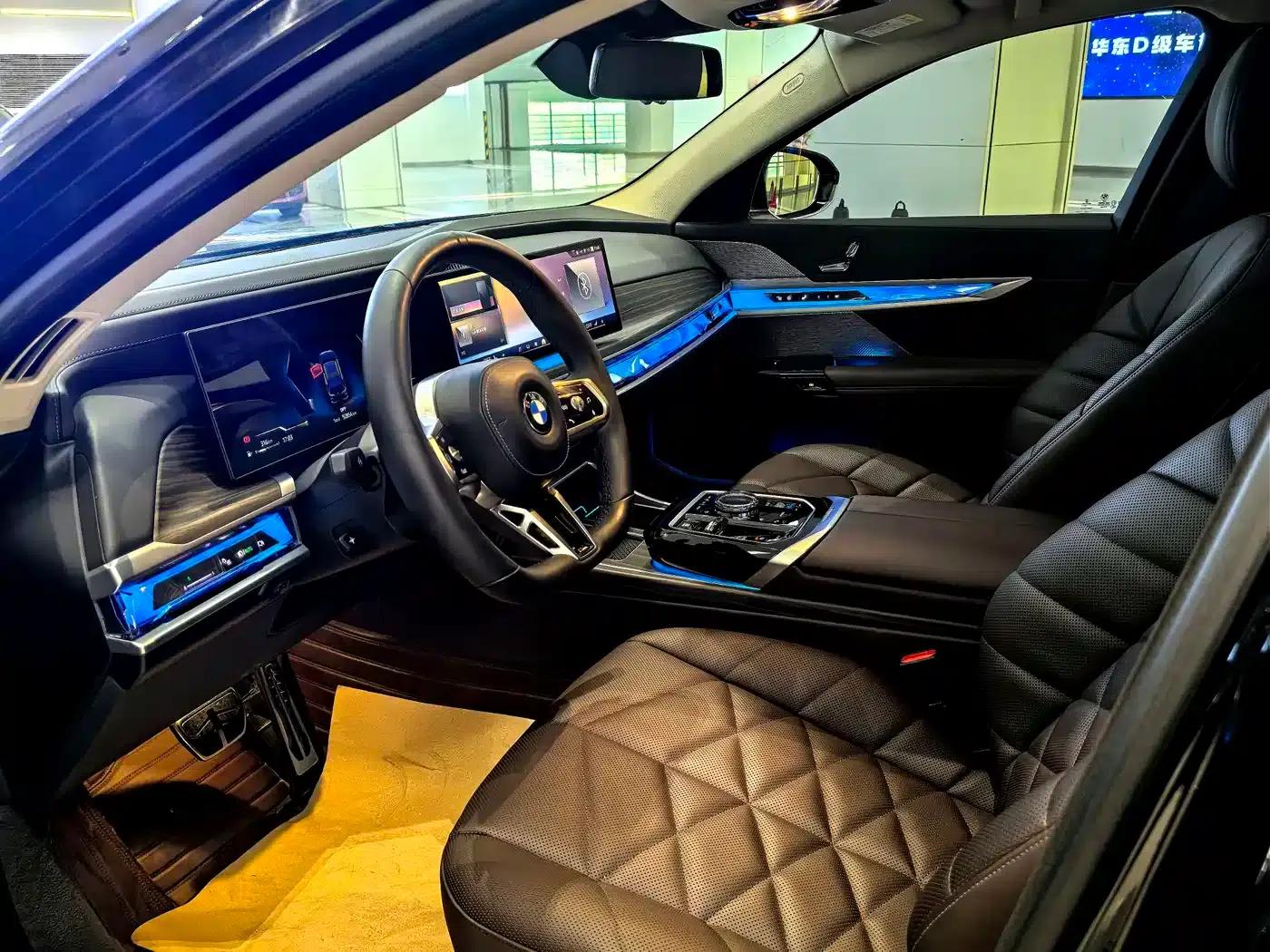 2023 BMW 7 Series 735Li M Sport Package — миниатюра 4